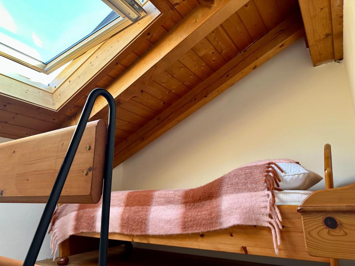 Appartement Mansarda Con Vista à Giustino Extérieur photo